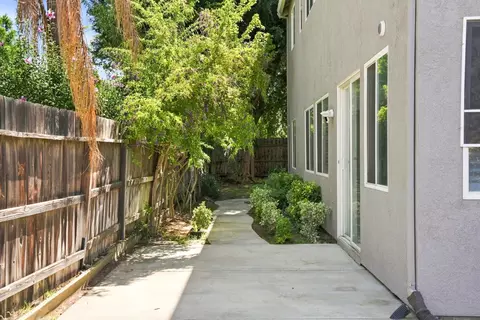Exterior - 935 Shortland Cir, Manteca, CA 95337 photo 9 of 13