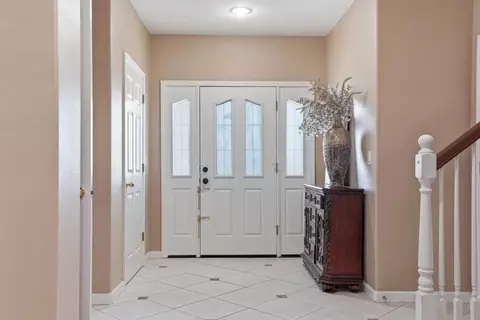 Entry Way - 935 Shortland Cir, Manteca, CA 95337 photo 3 of 13