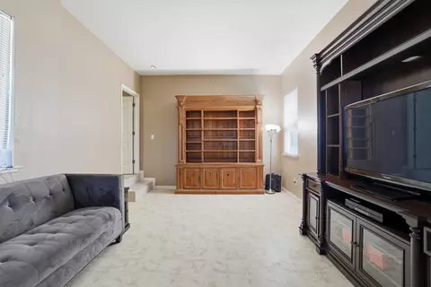 Living - 935 Shortland Cir, Manteca, CA 95337 photo 3 of 3