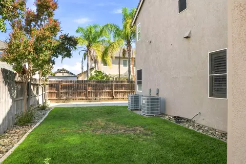 Exterior - 935 Shortland Cir, Manteca, CA 95337 photo 7 of 13