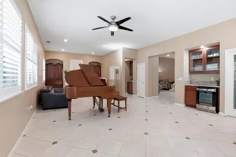 Entry Way - 935 Shortland Cir, Manteca, CA 95337 photo 7 of 13