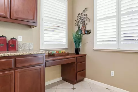 Kitchen - 935 Shortland Cir, Manteca, CA 95337 photo 4 of 4