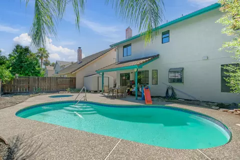 Exterior - 2501 Merle Ave, Modesto, CA 95355 photo 5 of 7
