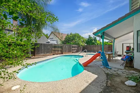 Exterior - 2501 Merle Ave, Modesto, CA 95355 photo 7 of 7
