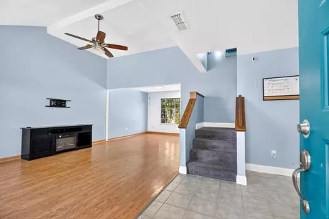 Entry Way - 2501 Merle Ave, Modesto, CA 95355 photo 2 of 3