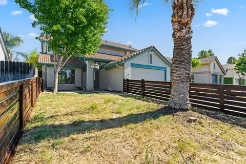 Exterior - 2501 Merle Ave, Modesto, CA 95355 photo 4 of 7