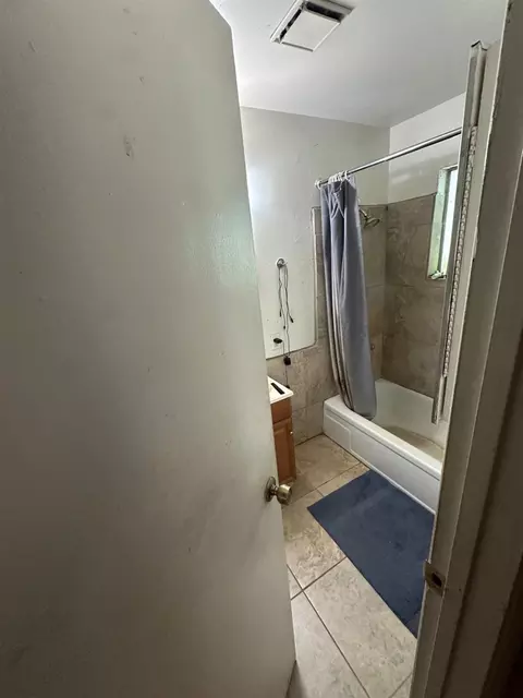 Bath - 1059 Indiana, Gridley, CA 95948 photo 2 of 2