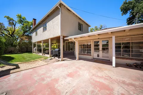 Exterior - 300 El Rio Ave, Modesto, CA 95354 photo 7 of 8