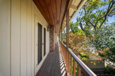 Entry Way - 300 El Rio Ave, Modesto, CA 95354 photo 4 of 4
