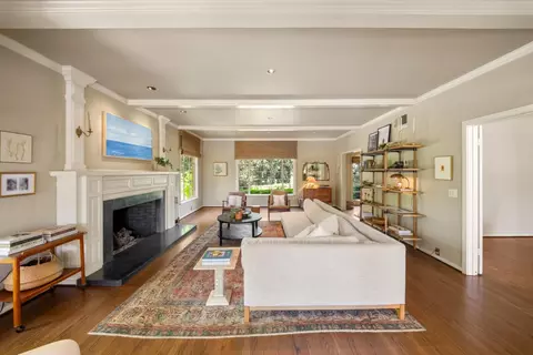 Living - 300 El Rio Ave, Modesto, CA 95354 photo 3 of 5
