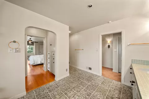 Entry Way - 300 El Rio Ave, Modesto, CA 95354 photo 3 of 4