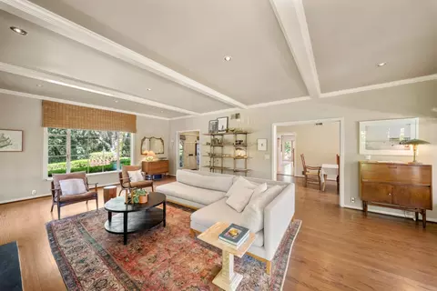 Living - 300 El Rio Ave, Modesto, CA 95354 photo 2 of 5