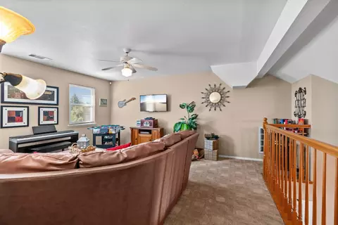 Entry Way - 585 Morgan Ct, Merced, CA 95341 photo 4 of 4