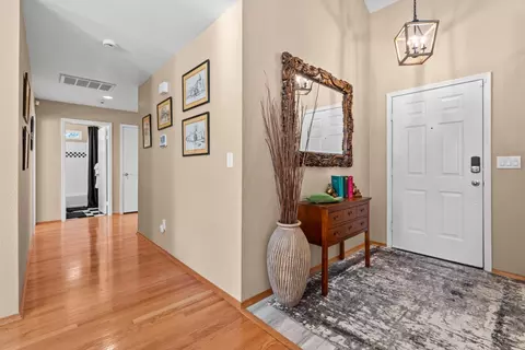 Entry Way - 585 Morgan Ct, Merced, CA 95341 photo 2 of 4