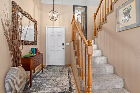 Entry Way - 585 Morgan Ct, Merced, CA 95341 photo 3 of 4
