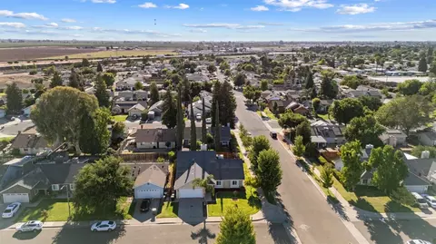 View/Area - 585 Morgan Ct, Merced, CA 95341 photo 8 of 11