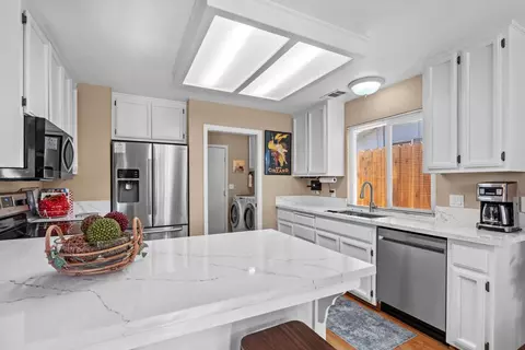 Kitchen - 585 Morgan Ct, Merced, CA 95341 photo 4 of 7