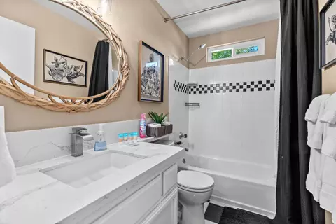 Bath - 585 Morgan Ct, Merced, CA 95341 photo 1 of 4