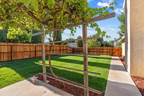 Exterior - 585 Morgan Ct, Merced, CA 95341 photo 10 of 10