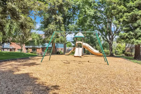 Exterior - 4030 Knoll Top Ct, Carmichael, CA 95608 photo 4 of 8