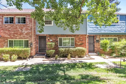 Exterior - 4030 Knoll Top Ct, Carmichael, CA 95608 photo 2 of 8