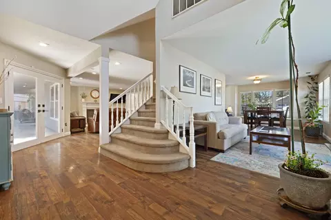 Entry Way - 1900 Lakeshore Dr, Modesto, CA 95355 photo 6 of 14