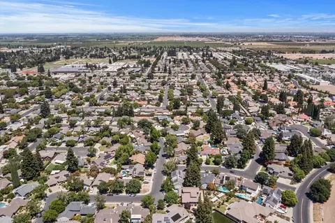 View/Area - 1900 Lakeshore Dr, Modesto, CA 95355 photo 9 of 9