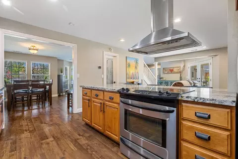 Kitchen - 1900 Lakeshore Dr, Modesto, CA 95355 photo 3 of 4