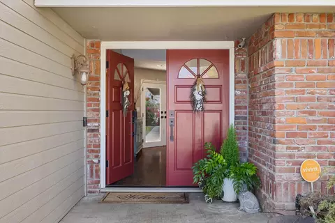 Entry Way - 1900 Lakeshore Dr, Modesto, CA 95355 photo 1 of 14