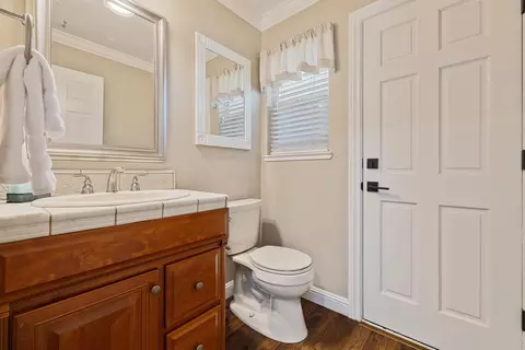 Bath - 1900 Lakeshore Dr, Modesto, CA 95355 photo 1 of 6