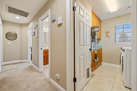 Entry Way - 1900 Lakeshore Dr, Modesto, CA 95355 photo 10 of 14