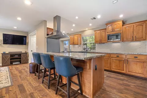 Kitchen - 1900 Lakeshore Dr, Modesto, CA 95355 photo 4 of 4