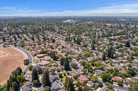 View/Area - 1900 Lakeshore Dr, Modesto, CA 95355 photo 7 of 9