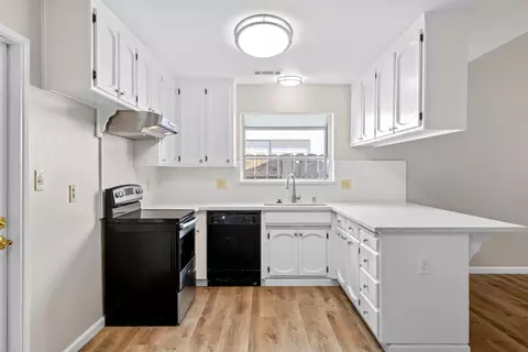 Kitchen - 2104 Mable Ave, Modesto, CA 95355 photo 2 of 3