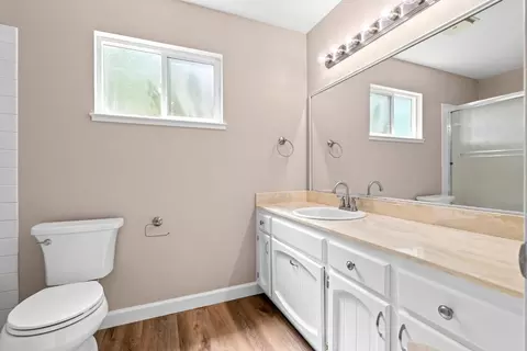 Bath - 2104 Mable Ave, Modesto, CA 95355 photo 3 of 3