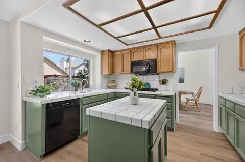 Kitchen - 1315 Eagle St, Tracy, CA 95376 photo 2 of 5