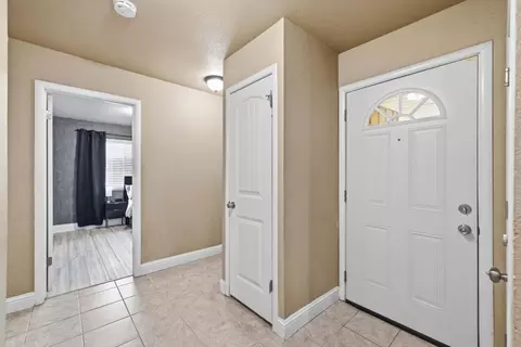 Entry Way - 7646 Plaid Cir, Antelope, CA 95843 photo 6 of 8