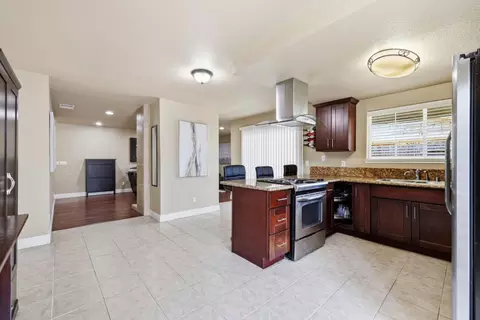 Kitchen - 7646 Plaid Cir, Antelope, CA 95843 photo 7 of 8