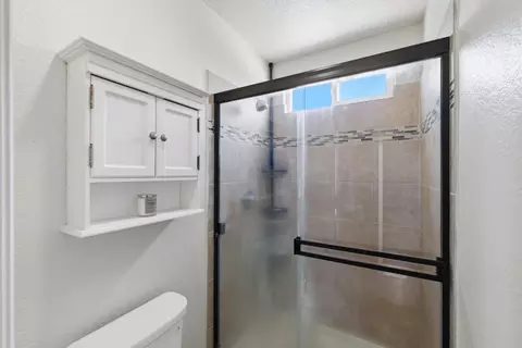Bath - 7646 Plaid Cir, Antelope, CA 95843 photo 4 of 5