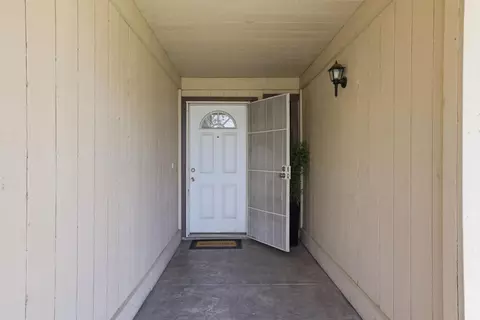 Entry Way - 7646 Plaid Cir, Antelope, CA 95843 photo 2 of 8