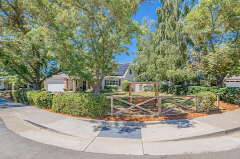 Exterior - 3303 Biscayne Bay Pl, Davis, CA 95616 photo 2 of 12