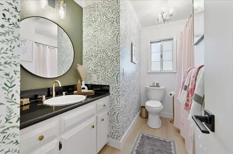 Bath - 3303 Biscayne Bay Pl, Davis, CA 95616 photo 3 of 5