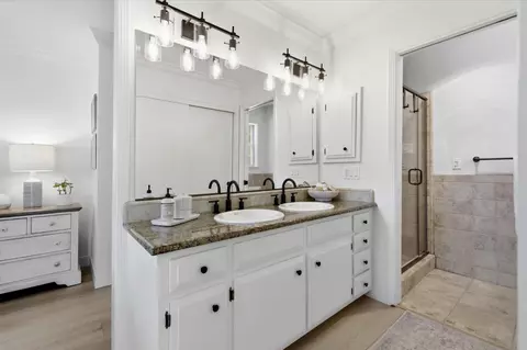 Bath - 3303 Biscayne Bay Pl, Davis, CA 95616 photo 1 of 5