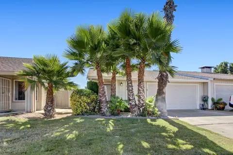 7677 Harvest Woods Dr, Sacramento, CA 95828