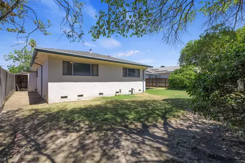 Exterior - 5800 Mohican Dr, Manteca, CA 95336 photo 7 of 8