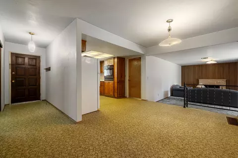 Entry Way - 5800 Mohican Dr, Manteca, CA 95336 photo 4 of 9