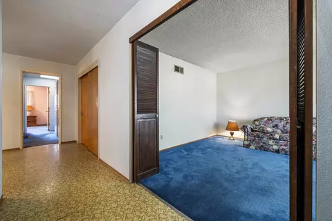 Entry Way - 5800 Mohican Dr, Manteca, CA 95336 photo 3 of 9