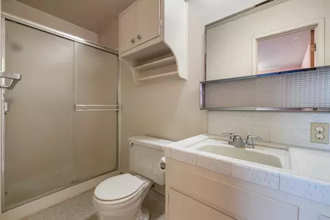 Bath - 5800 Mohican Dr, Manteca, CA 95336 photo 2 of 2