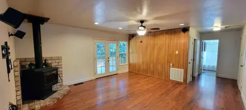 Living - 24040 Hitching Post Rd, Sonora, CA 95370 photo 4 of 5