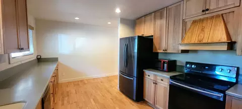 Kitchen - 24040 Hitching Post Rd, Sonora, CA 95370 photo 2 of 2